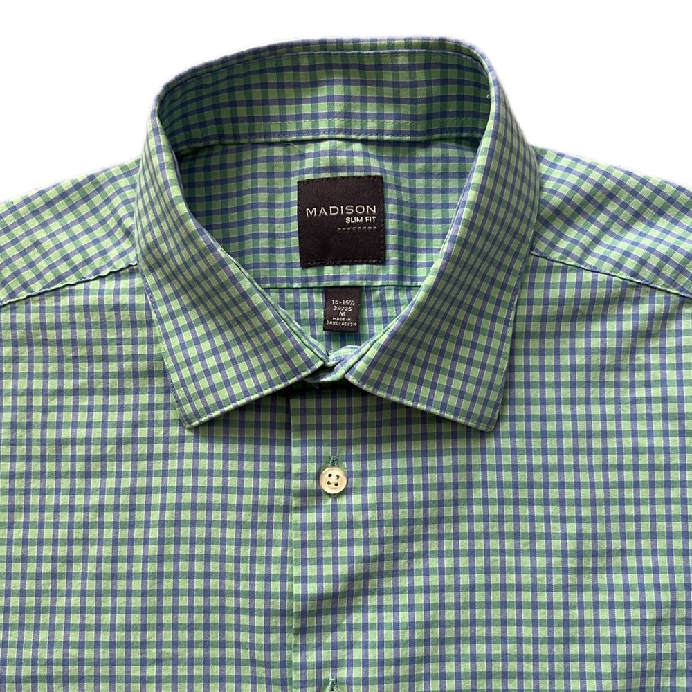 Madison Slim Fit button down, plaid size M. Neck 15” to 15.5” sleeves 34/35 EUC